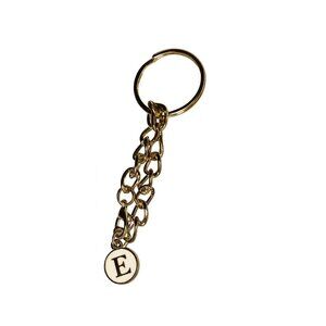 Elegant Gold & Cream Initial “E” Circle Keychain – Personalized Charm Accessory